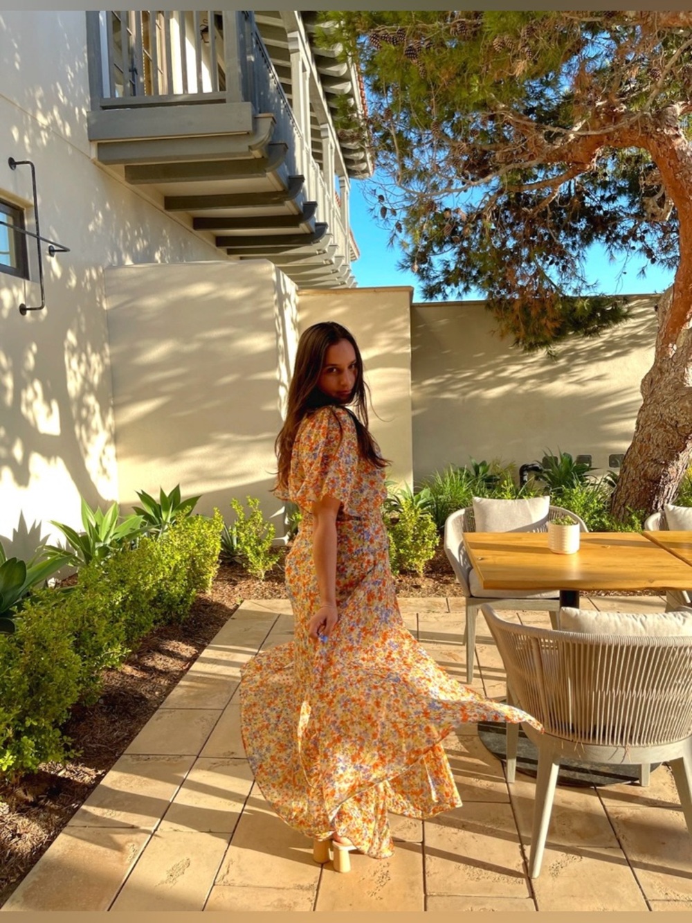 ASTR The Label Sophronia Floral Maxi Dress - Flutter Sleeve Garden Party M - Picture 4 of 16